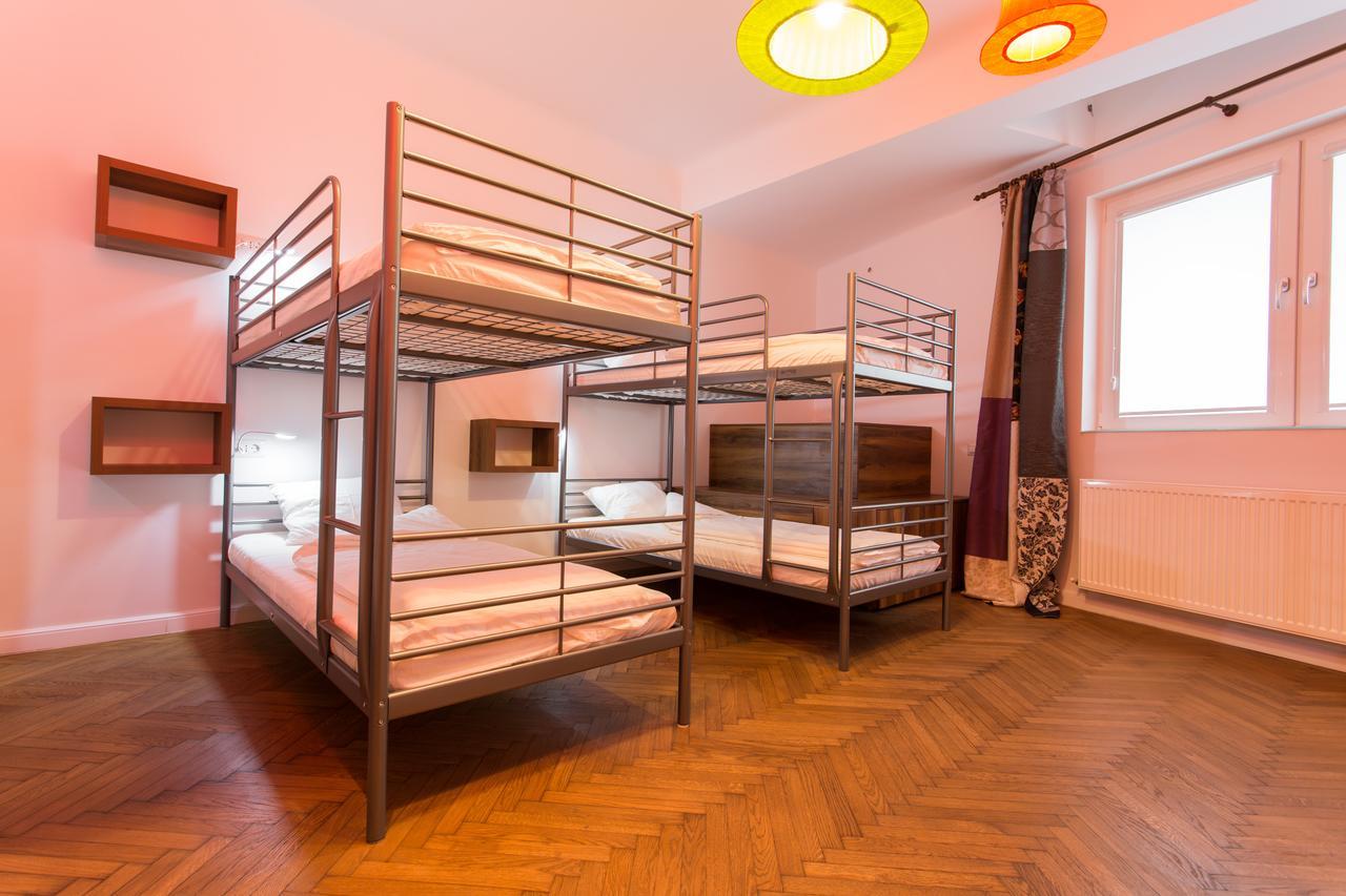 First Hostel Бухарест Экстерьер фото