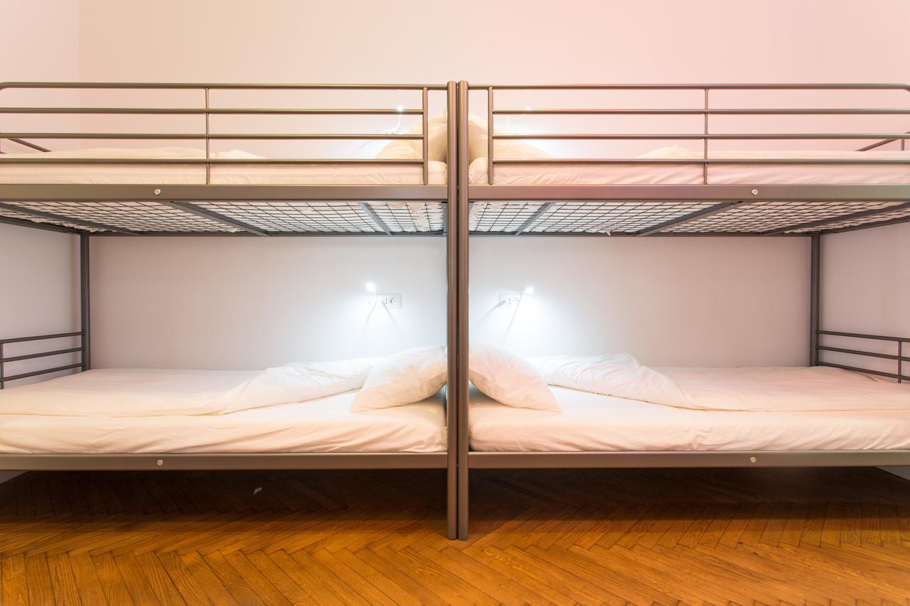 First Hostel Бухарест Экстерьер фото