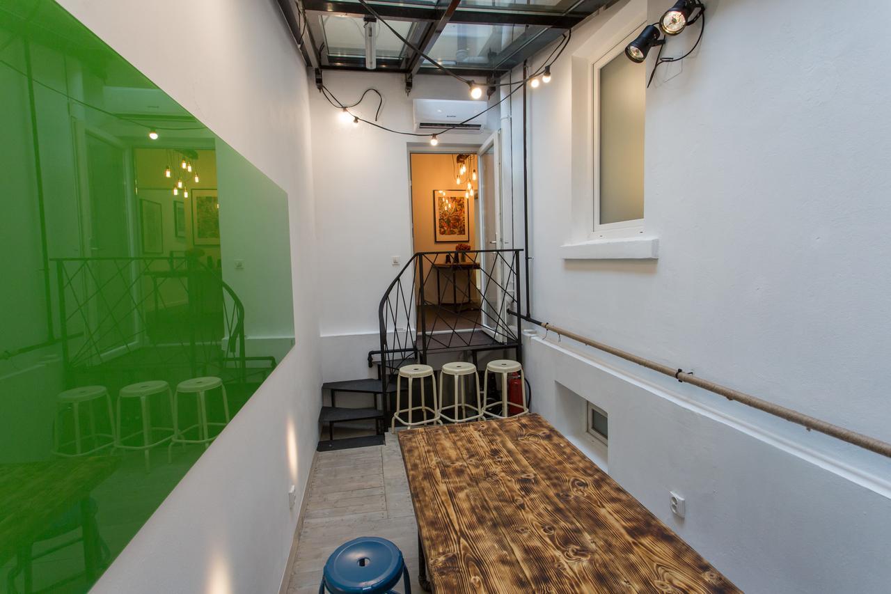 First Hostel Бухарест Экстерьер фото