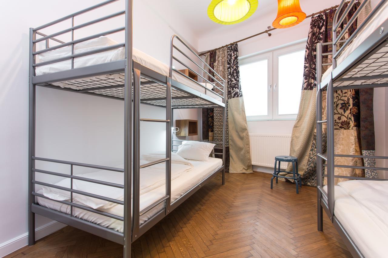 First Hostel Бухарест Экстерьер фото