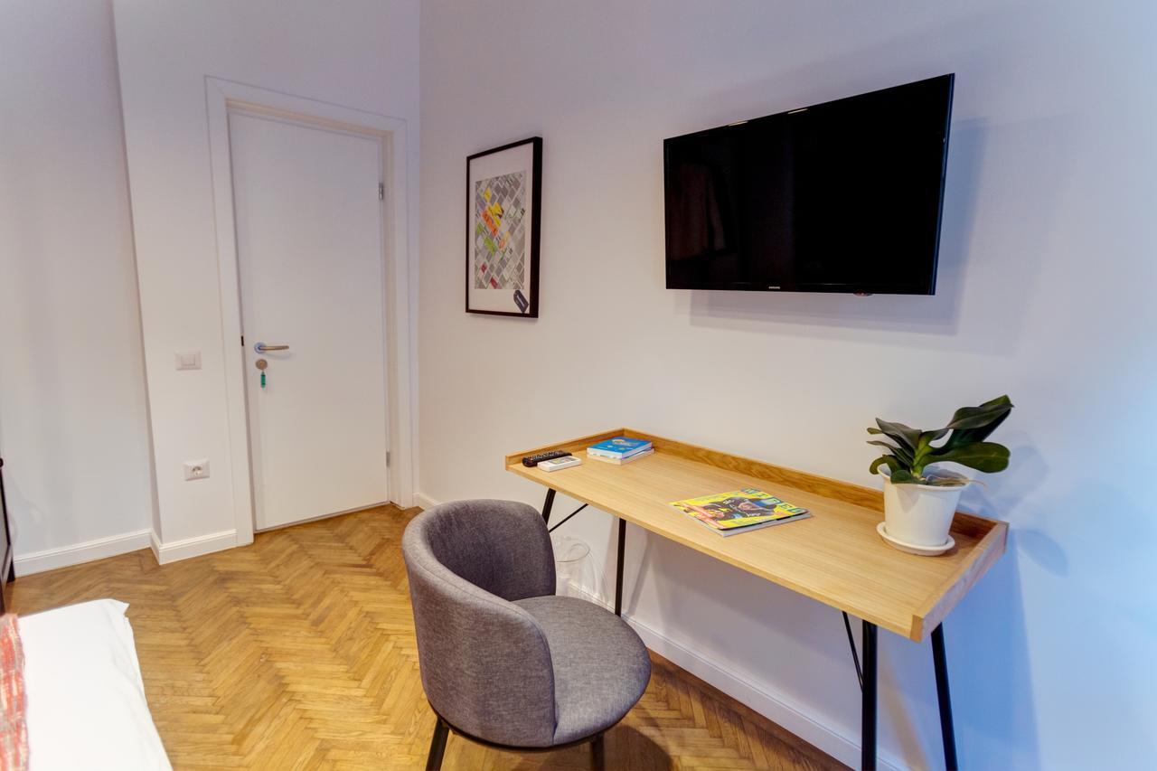 First Hostel Бухарест Экстерьер фото