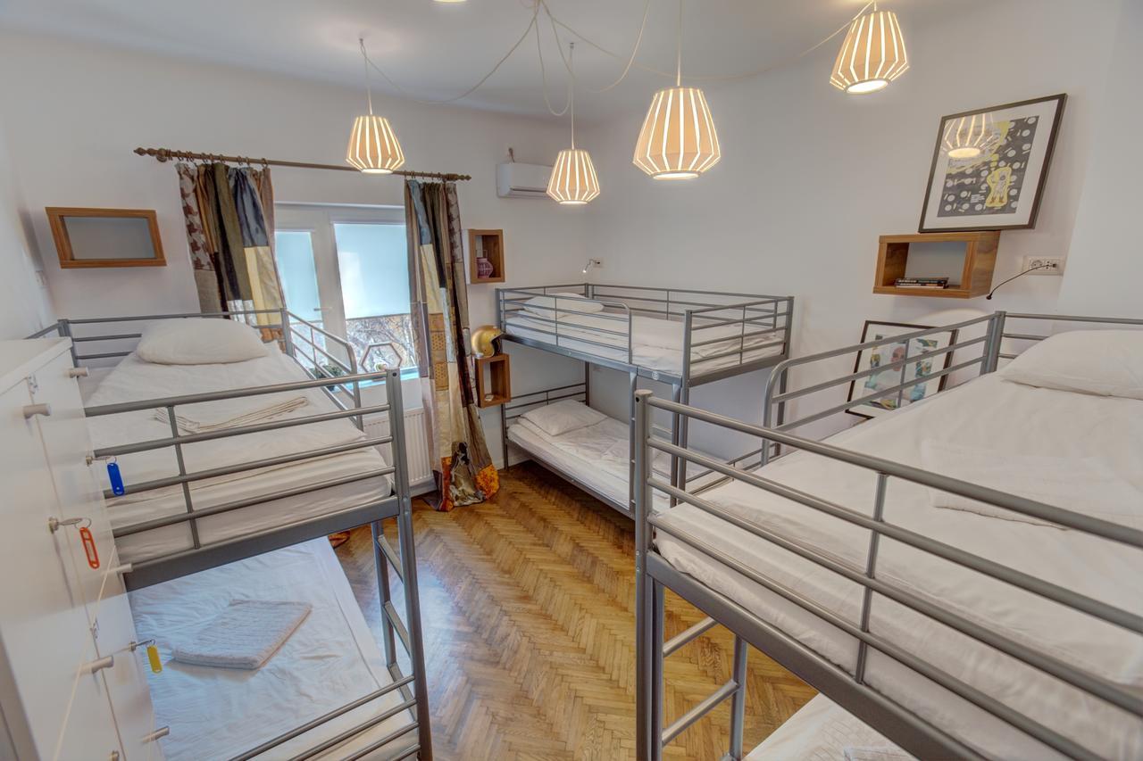 First Hostel Бухарест Экстерьер фото